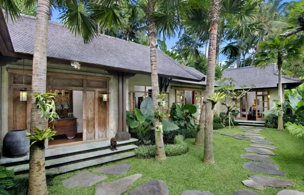 Inspirasi Teras Rumah Gaya Bali Yang Sejuk Nan Cantik