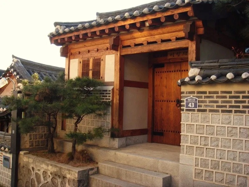 desain rumah korea Rumah minimalis dari batu bata dan kayu