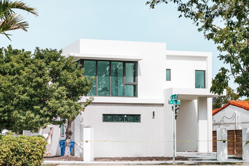 rumah dua lantai warna putih desain rumah korea
